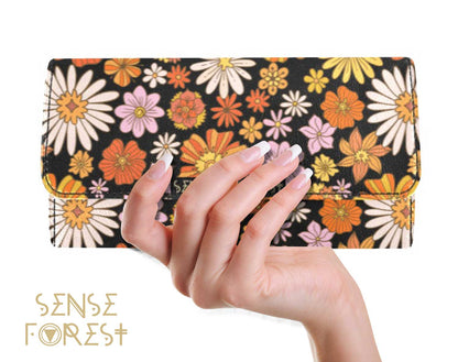 Retro 70s groovy daisy Women's Trifold Long Clutch Wallets