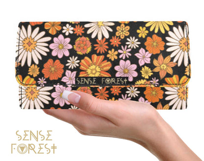 Retro 70s groovy daisy Women's Trifold Long Clutch Wallets